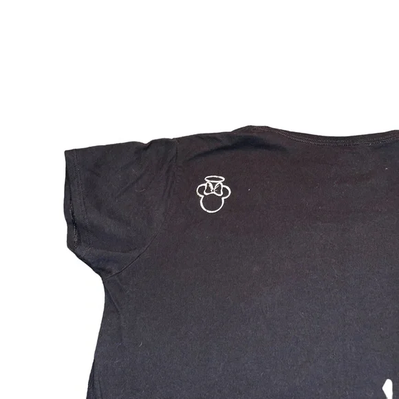 Disney Christmas Women’s Short Sleeve T-Shirt Black Size 2X Gildan Brand T-Shirt - Picture 5 of 7